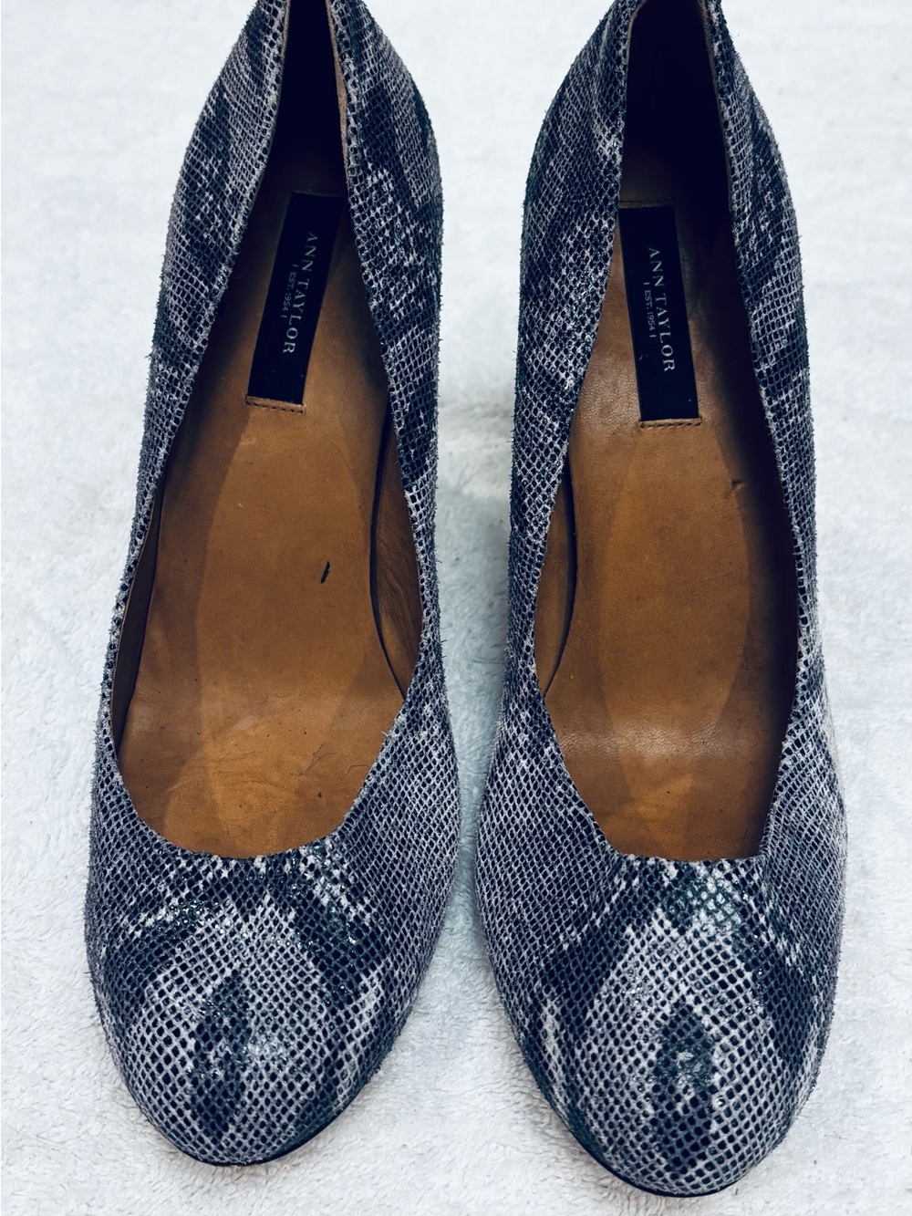 Almost Brand New Leather Heels By Ann Taylor - Size 7 M - heel 4 inches - Box 15